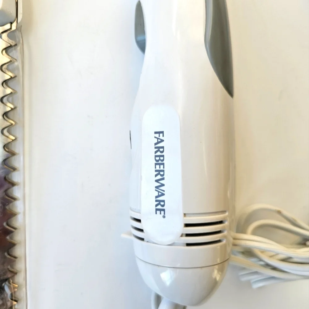 Farberware Electric Carving Knife FSEK100 150W 2 Stainless Steel Blade Set
